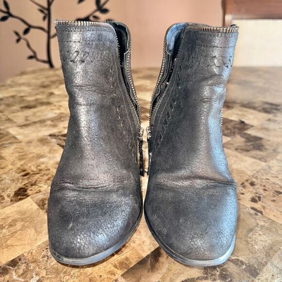 Daisy Fuentes Women's Carolina Zip Up Wedge Heel Black Suede Booties - Picture 9 of 11